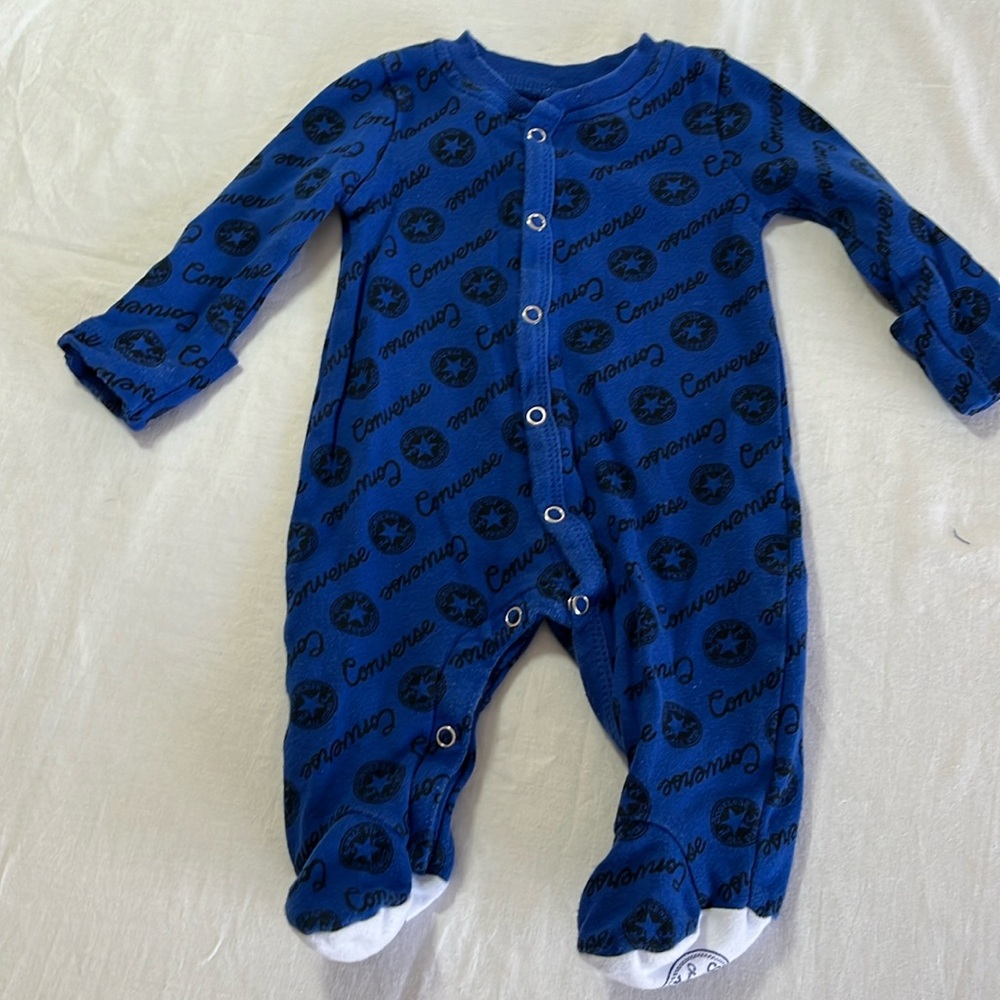 Newborn Converse sleeper